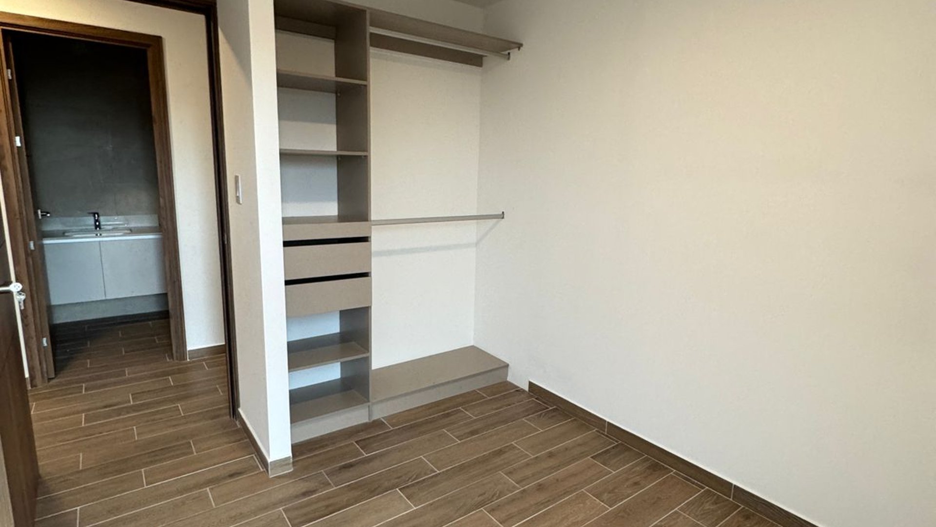 Vendo Apartamento 3 habitaciones en edificio Parque 14 Ref-6035 - Miniatura 13