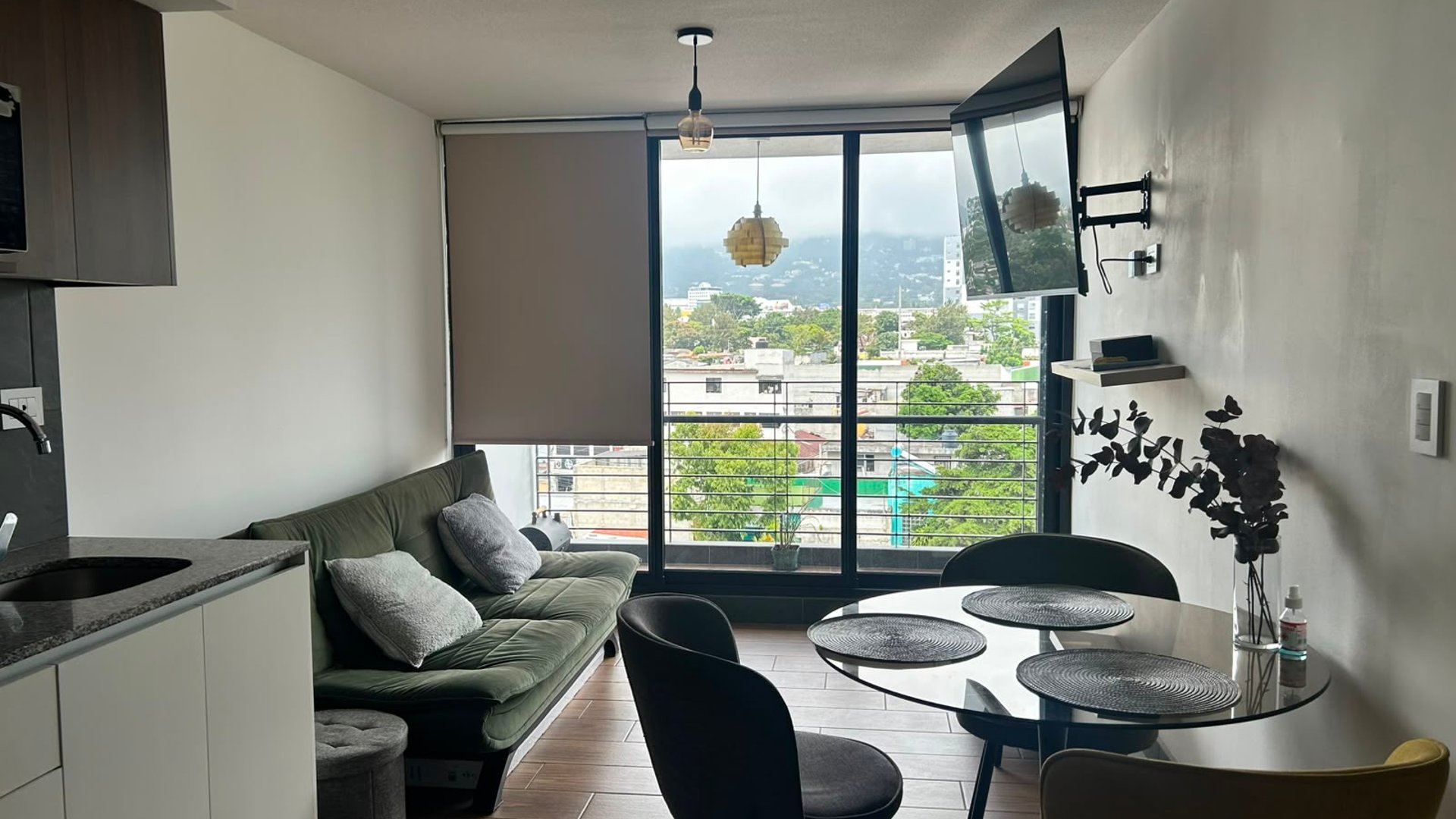 Apartamento Amueblado en Renta Zona 14, Edificio B14 - Miniatura 2