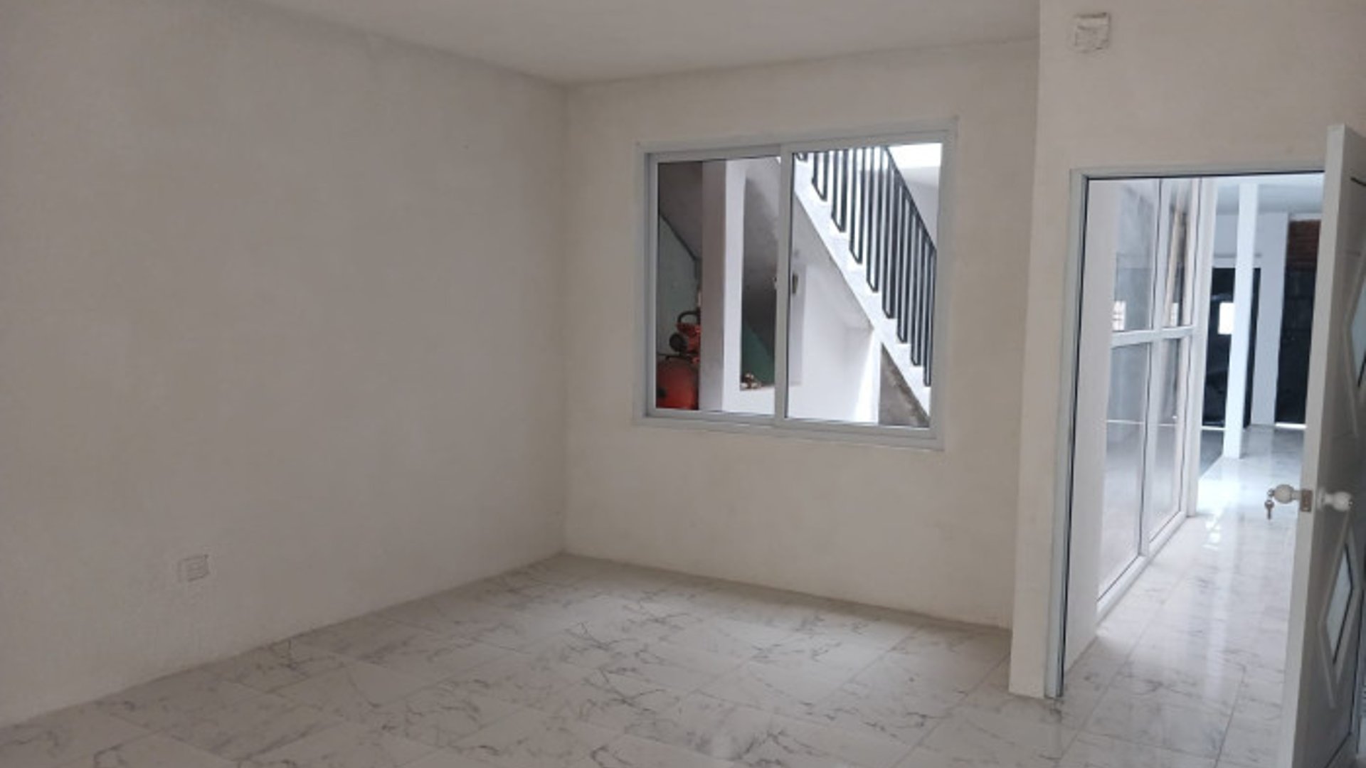 CASA REMODELADA EN VENTA EN ZONA 1 - Miniatura 12