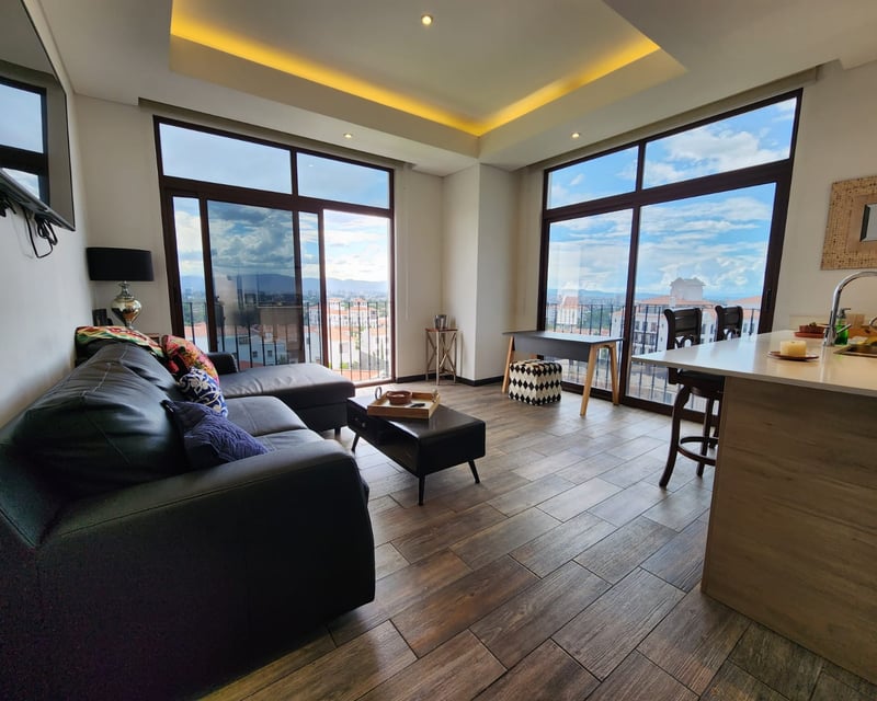 Apartamento en renta zona 16 Ciudad Cayala