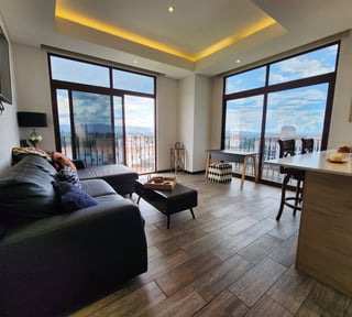 Apartamento en renta zona 16 Ciudad Cayala