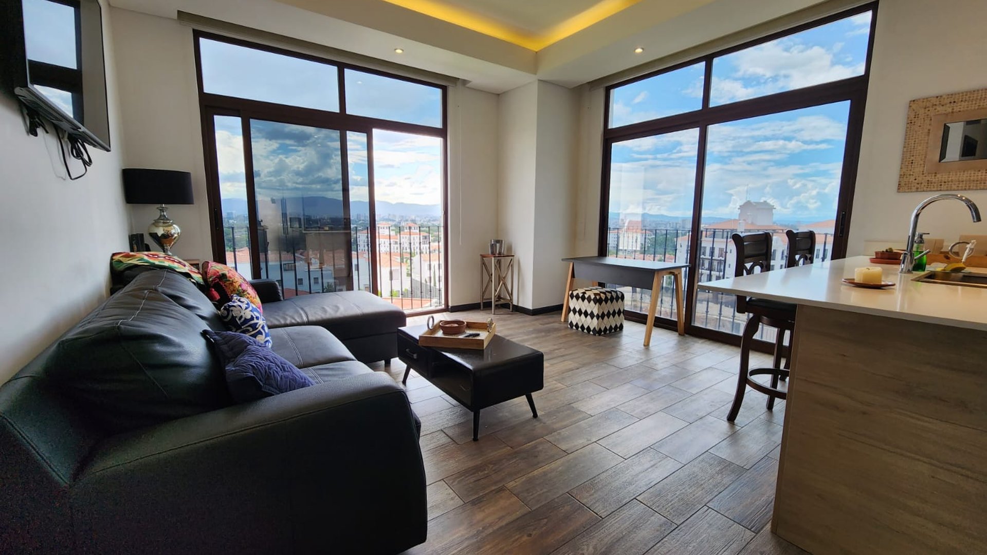 Apartamento en renta zona 16 Ciudad Cayala