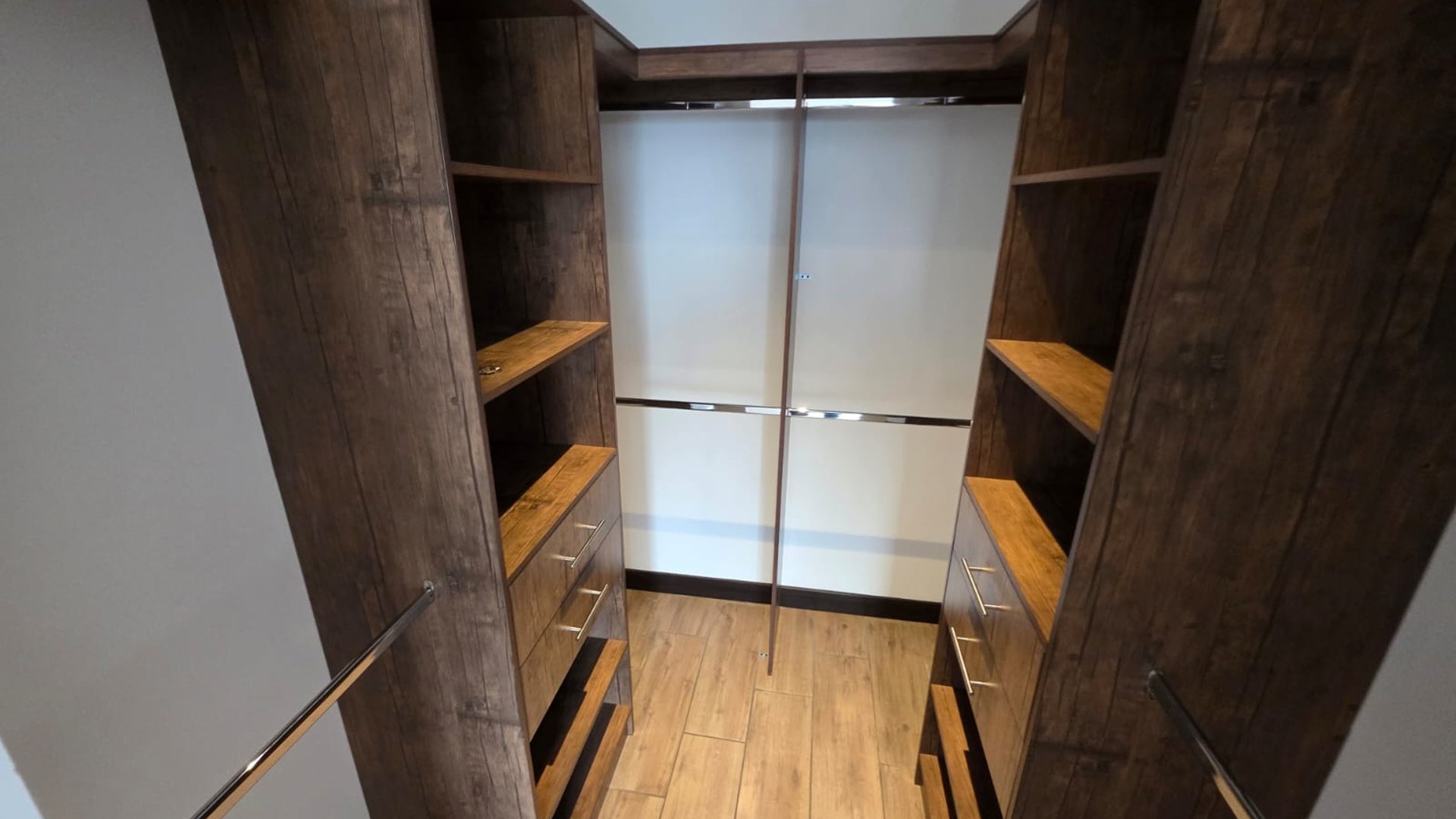 Apartamento en renta -  3 habitaciones - Diagonal 6 zona 10 Ref-5920 - Miniatura 10