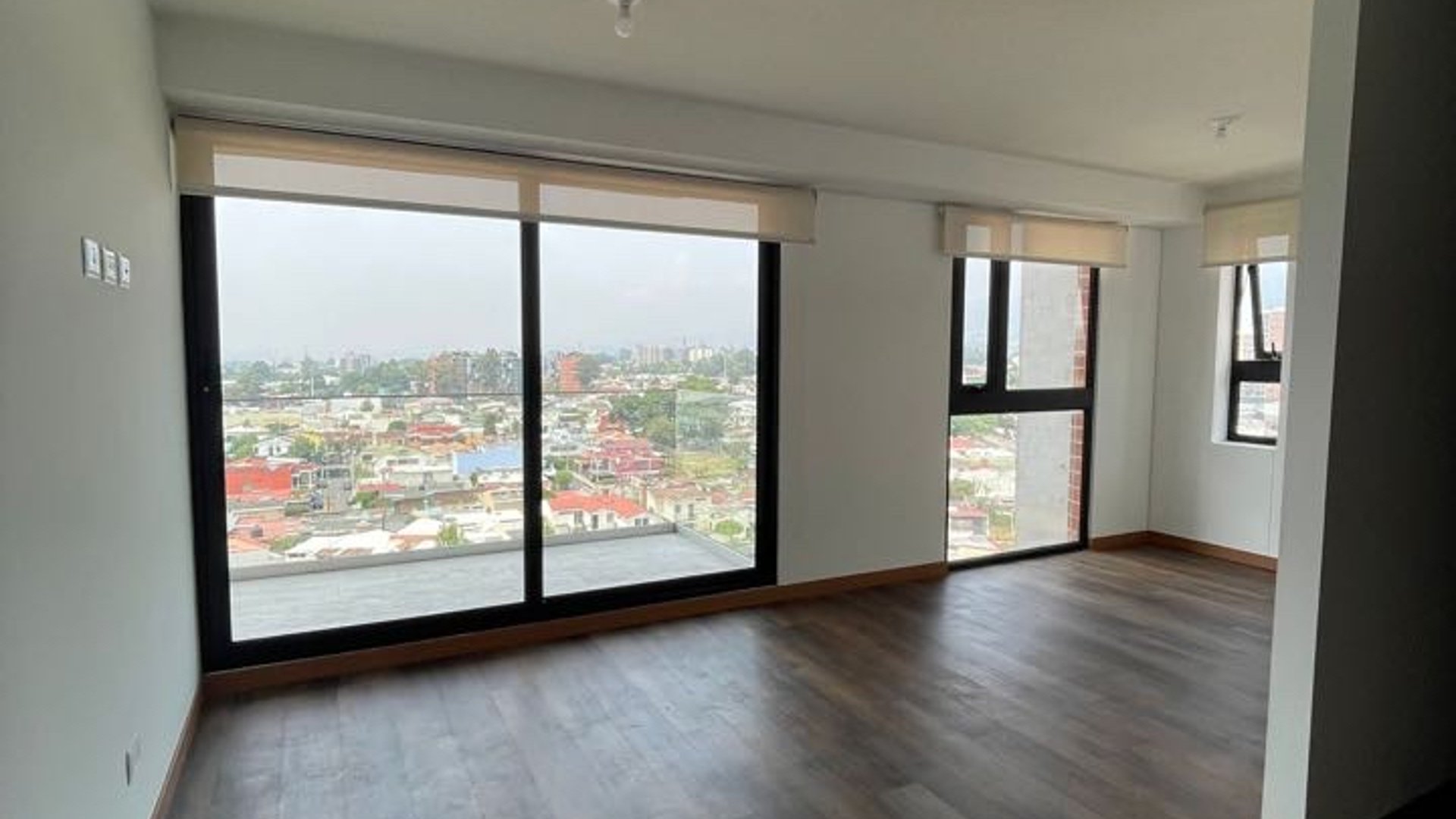Apartamento en Renta en Vidalta Zona 11 - Miniatura 2