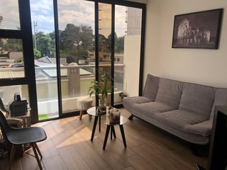 VIVALT/ Apartamento Amueblado en Venta - Renta zona 10 - Image 1