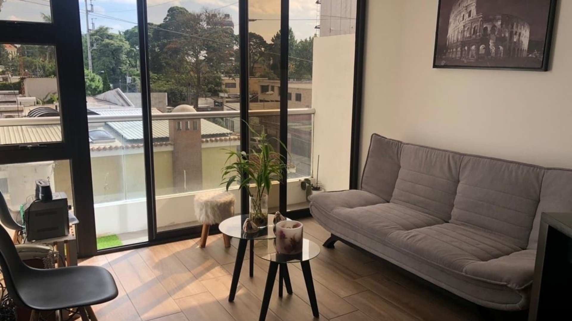 VIVALT/ Apartamento Amueblado en Venta - Renta zona 10