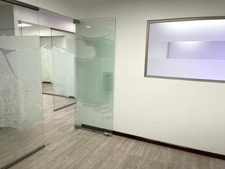 TORINO 1 / OFICINA EN VENTA ZONA 10 - 2