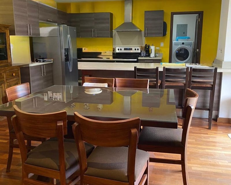 Apartamento en venta de 2 habitaciones con balcón en Zona 15 Ref-5831