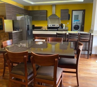 Apartamento en venta de 2 habitaciones con balcón en Zona 15 Ref-5831
