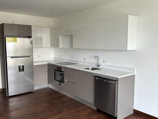Apartamento en VENTA en Edificio Vasanta zona 10 - Image 5