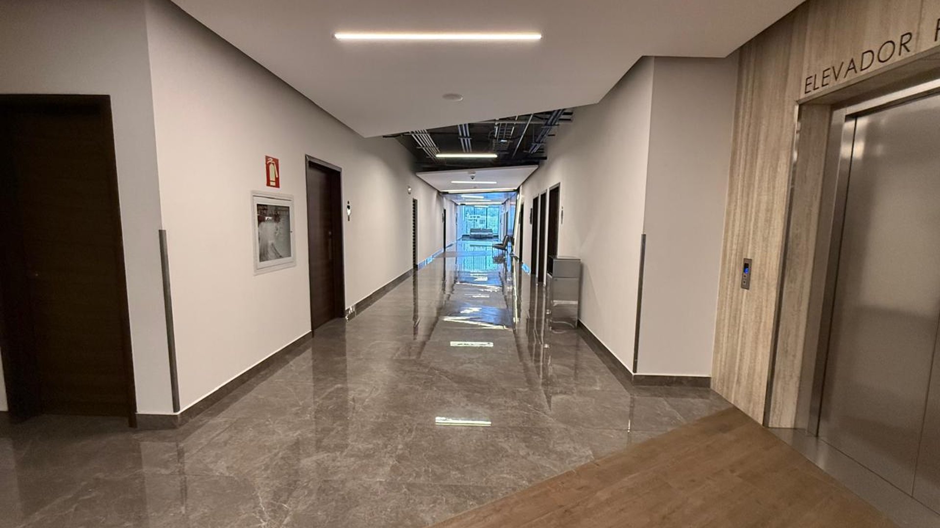 OFICINA EN RENTA ZONA 15 SPAZIO BUSINESS CENTER - Image 1