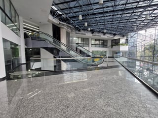 Alquiler de Oficina en Zona 10 Guatemala - Image 7