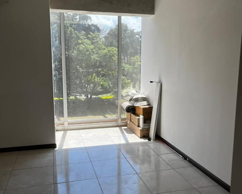 Oficina en venta, en Zona 10