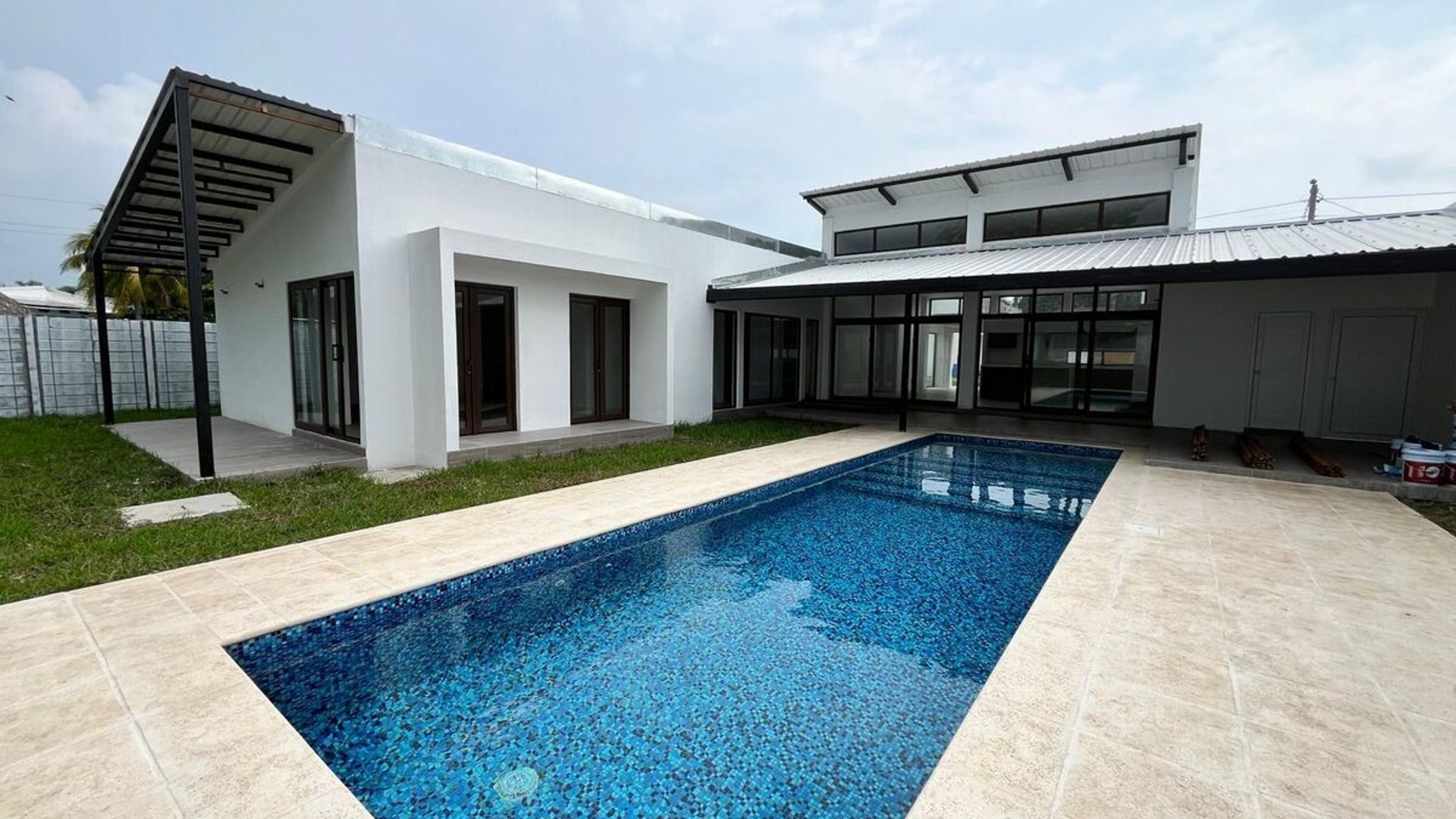 CASA EN VENTA EN CONDOMINIO PUERTO