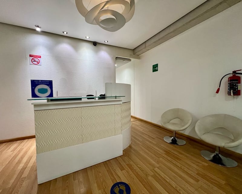 Alquiler amplia oficina Amueblada y tabicada | Edif. Platina Zona 10