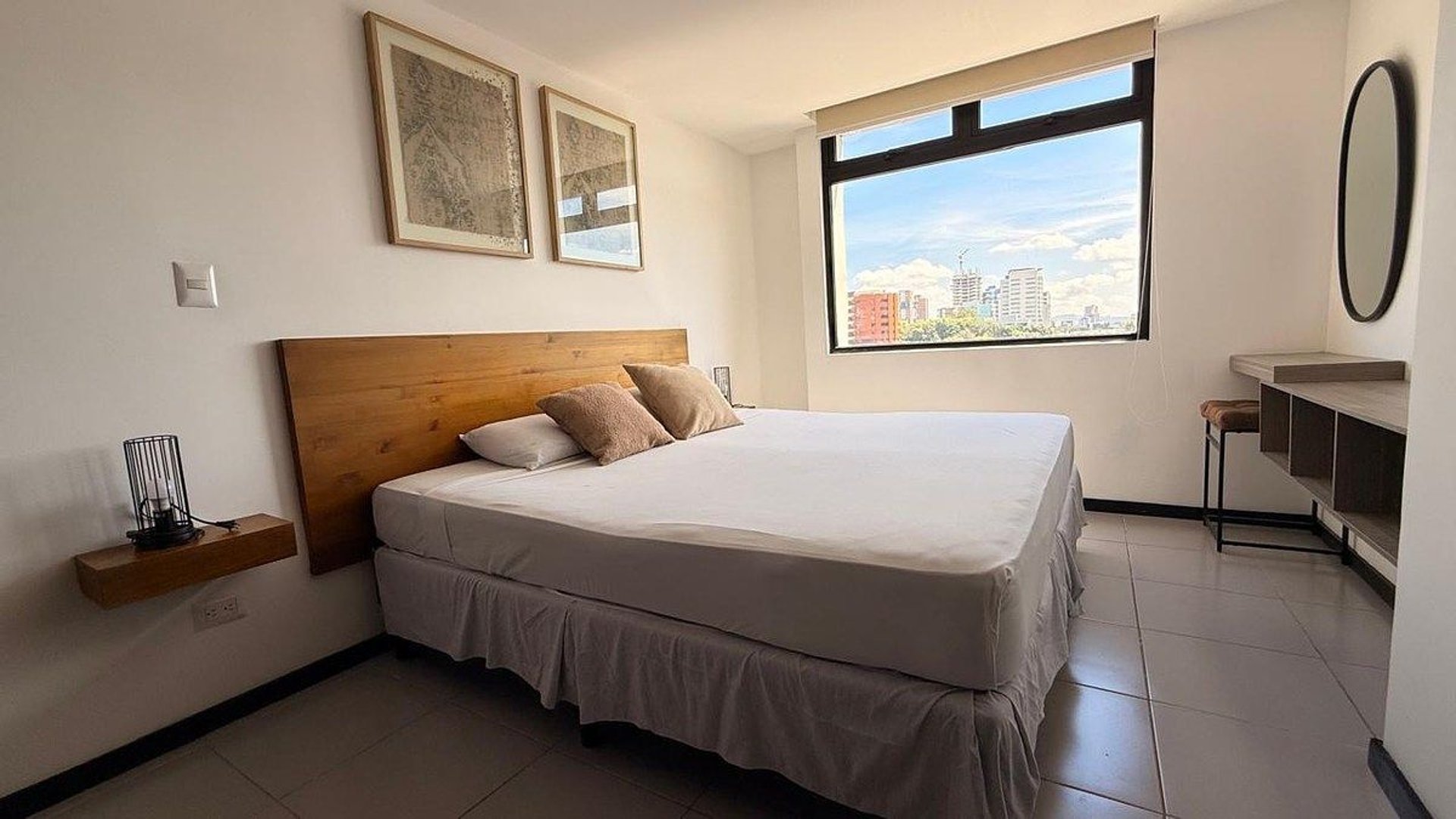 APARTAMENTO EN VENTA AMUEBLADO  ZONA 14 LA VILLA - Miniatura 5