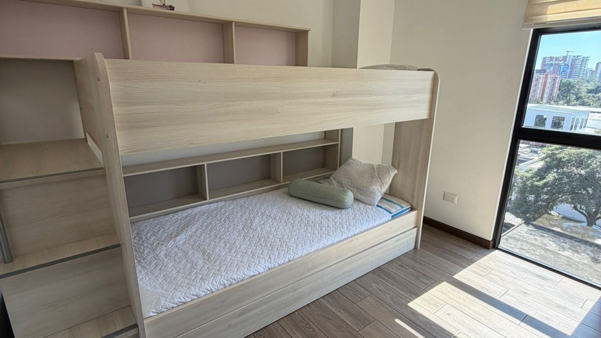 Apartamento amueblado en renta en zona 13 / Inara - Miniatura 4