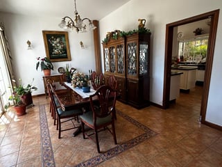 Lujosa Residencia en Venta - Zona 16, Ciudad de Guatemala - Image 3