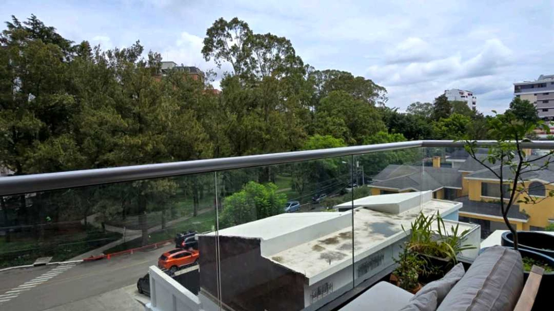 APARTAMENTO EN ALQUILER ???? Edificio Ikaria, Zona 15 Vista Hermosa I - Miniatura 8