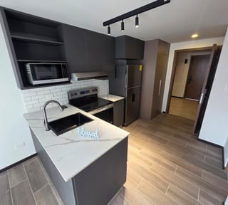 Apartamento 1 Habitación Cerca de Oakland Place en zona 10 Ref-5924