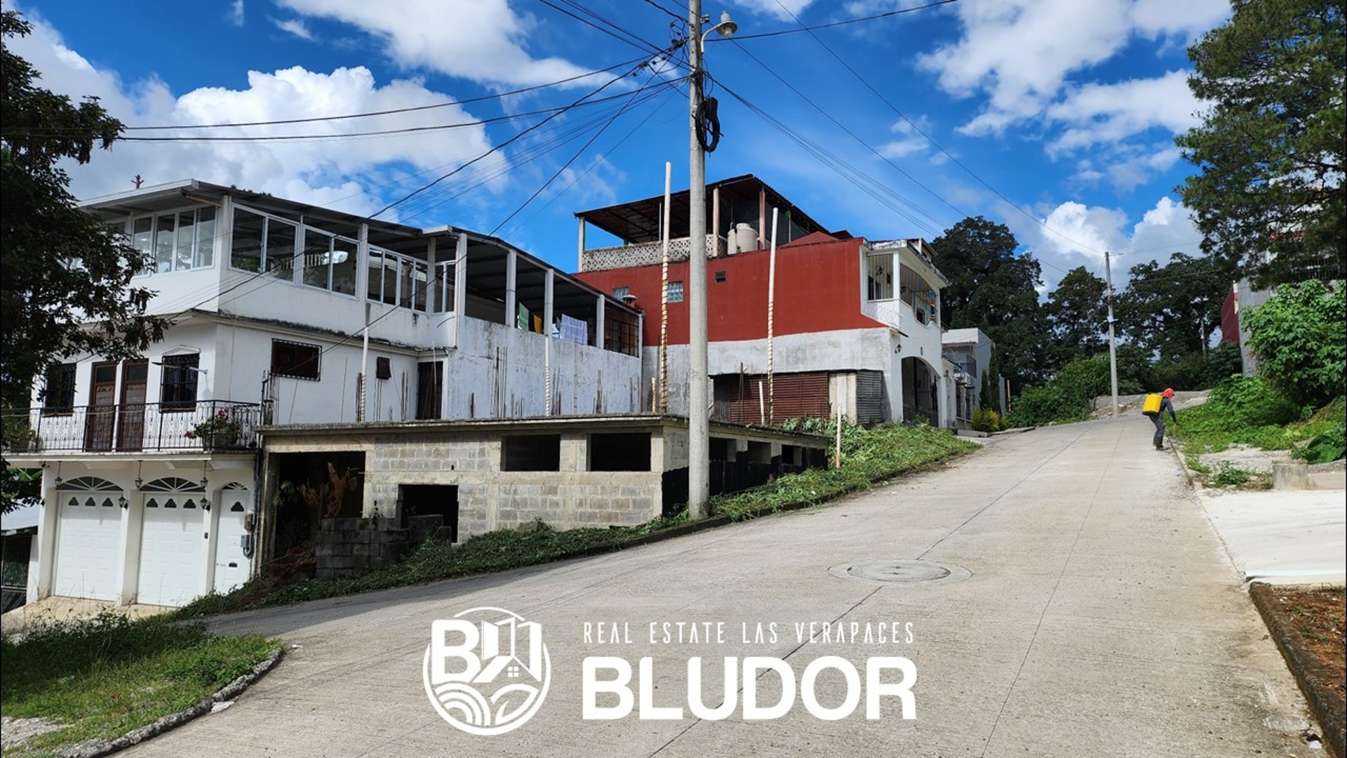 Vendo Terreno con Construcción en Villa Los Robles