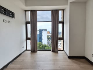 📍 APARTAMENTO EN RENTA – 1 HABITACIÓN | EDIFICIO TRES 15 | ZONA 13 - 5