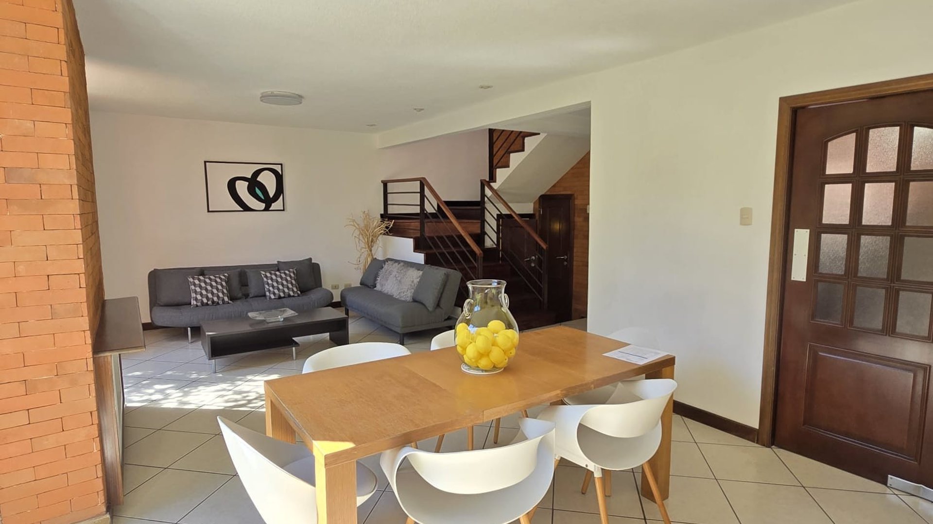 Casa en alquiler zona 16 amueblada Kanajuyú Alta Bosque de 3 habitaciones + 2 parqueos