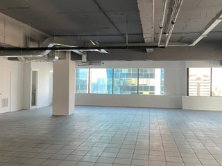 Oficina en venta con 4 habitaciones en zona 14 Ref-4975 - 4