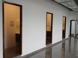 Rento Oficina Comercial en Zona 15 - Image 13