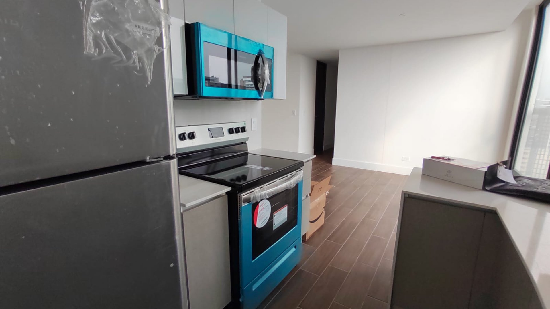 ???? APARTAMENTO EQUIPADO EN VENTA – 3 HAB | EDIFICIO ROSELLÓ | ZONA 13 - Miniatura 2