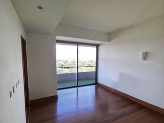 Apartamento en Renta – Edificio Casa Margarita | Zona 10 - Image 4