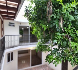 Casa en Venta fuera de garita, por Pinares