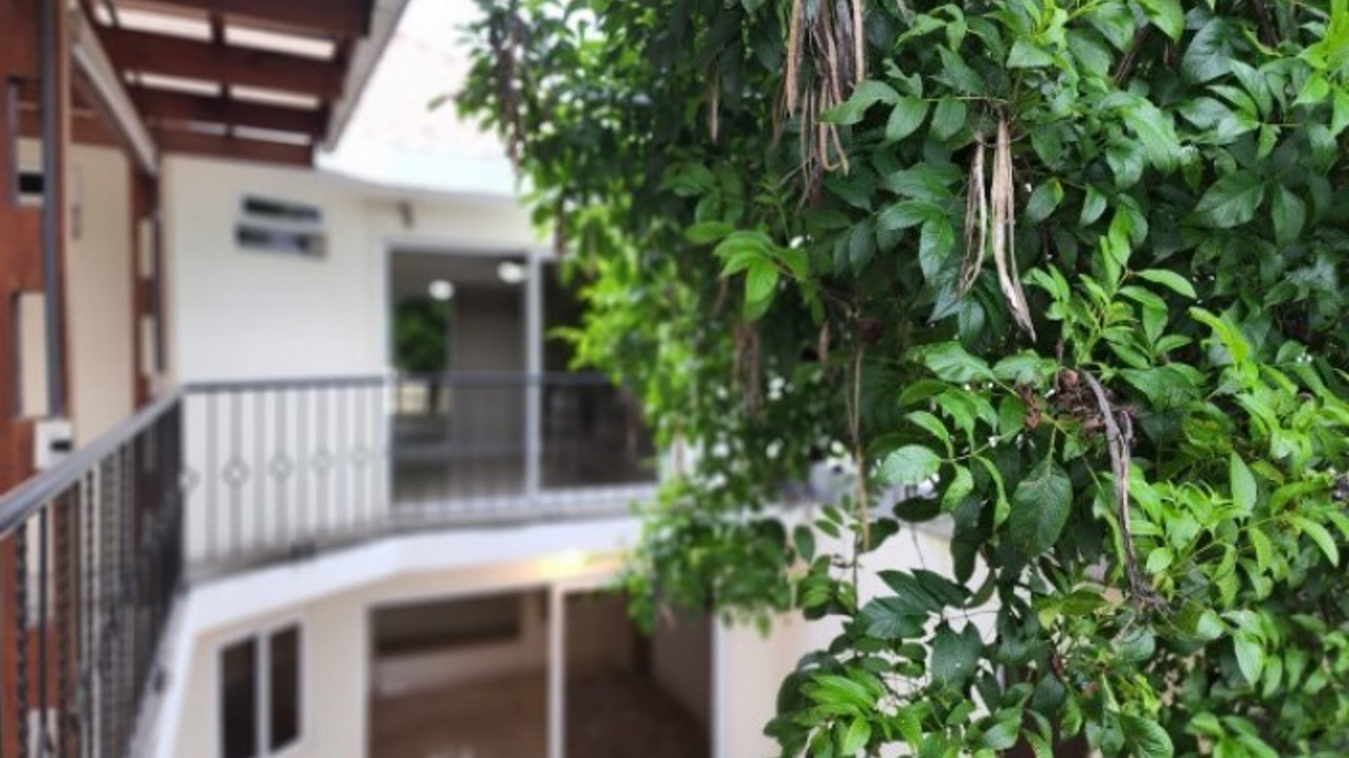 Casa en Venta fuera de garita, por Pinares
