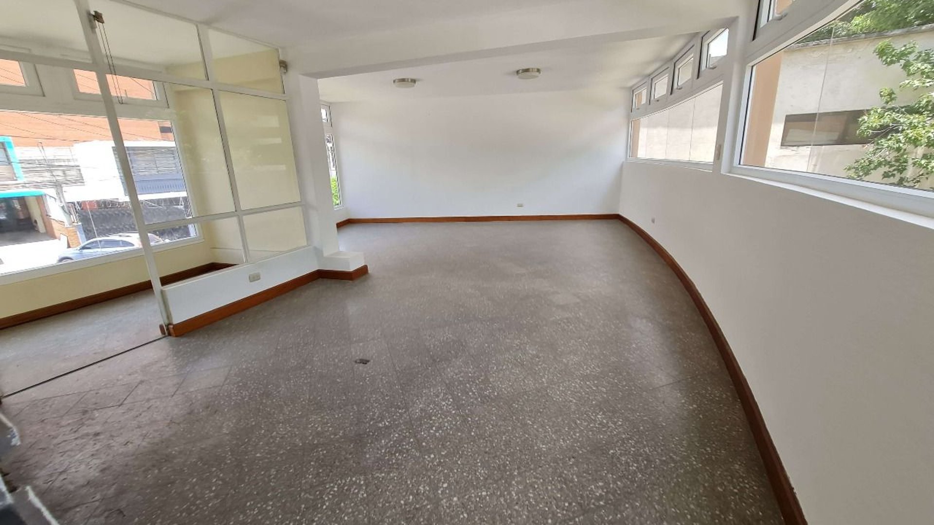 Casa en renta, en Zone 9 - Miniatura 4