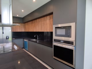 📍 CASA EN RENTA – 3 HAB + PARA ESTRENAR + JARDÍN | MOLIÉ | ZONA 10 - 2
