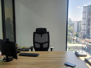 Oficina en venta para inversión en zona 10 Rentada - 3