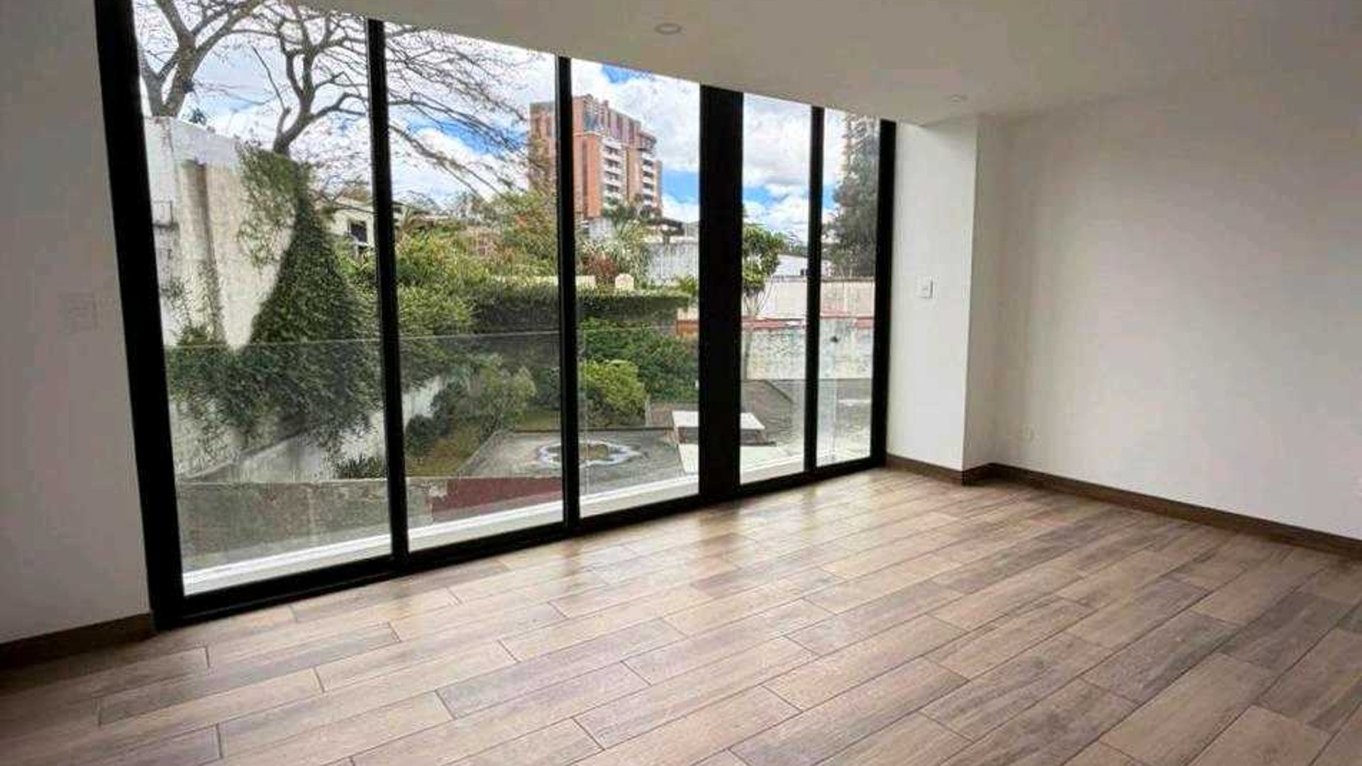 APARTAMENTO EN VENTA ???? Edificio Privé, Zona 15 VH1 - Miniatura 2
