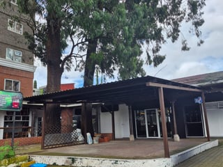 ALQUILER DE PÉRGOLA PARA KIOSKO COMERCIAL - LA FLORESTA, ZONA 7 - 2