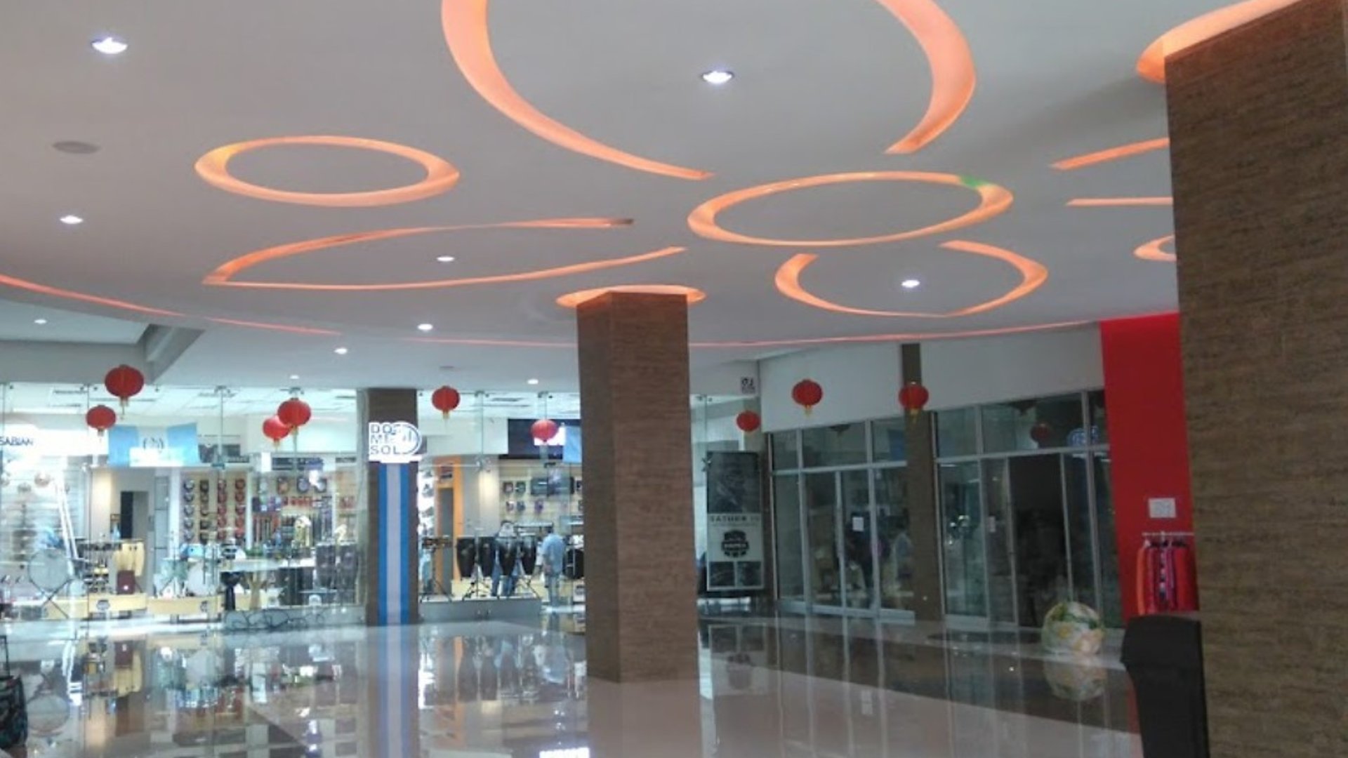 LOCAL COMERCIAL EN RENTA