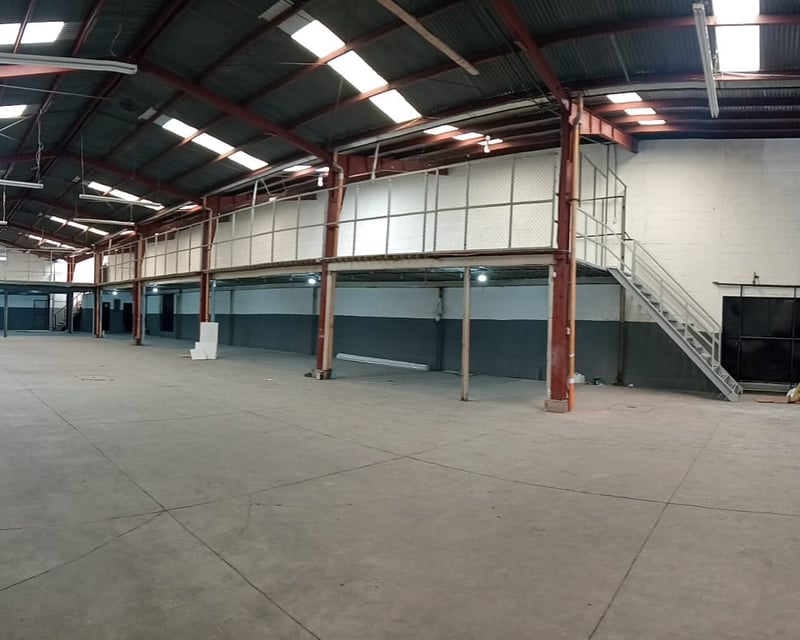 Bodega en alquiler en Calzada Roosevelt, fuera de garita Ref-5793