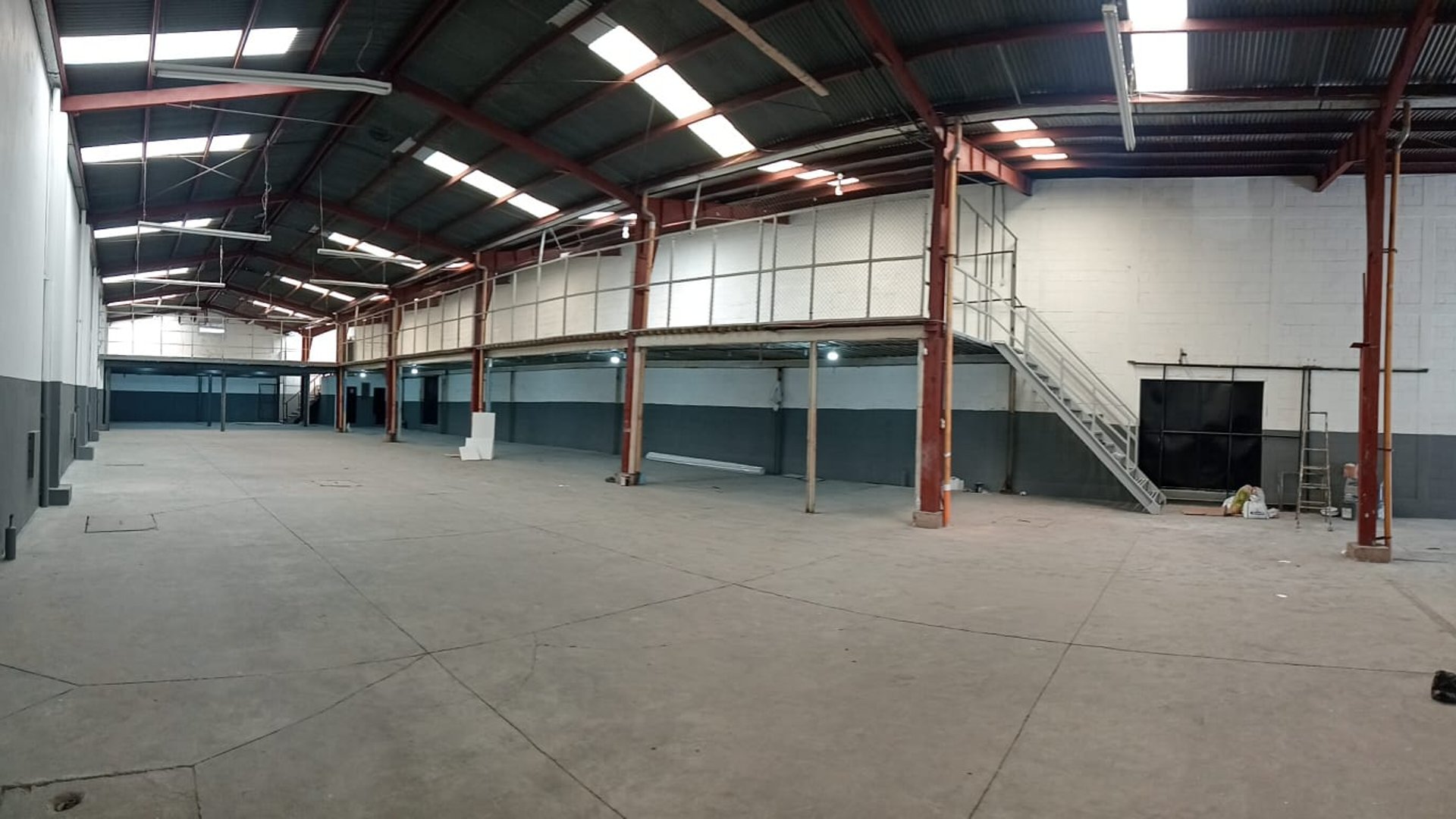 Bodega en alquiler en Calzada Roosevelt, fuera de garita Ref-5793