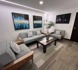 Apartamento Amueblado en Renta – Edificio Verona, Zona 10