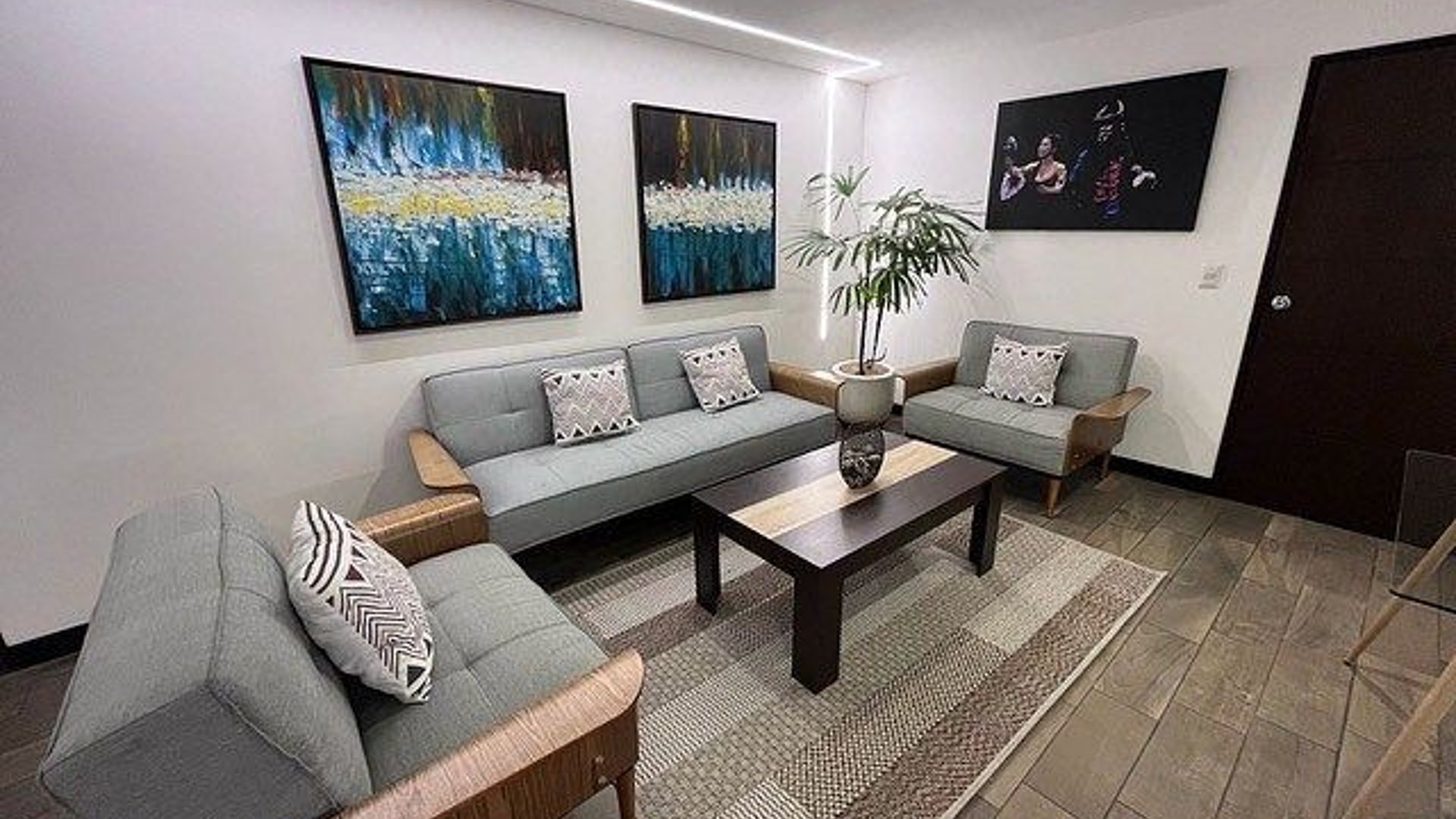 Apartamento Amueblado en Renta – Edificio Verona, Zona 10