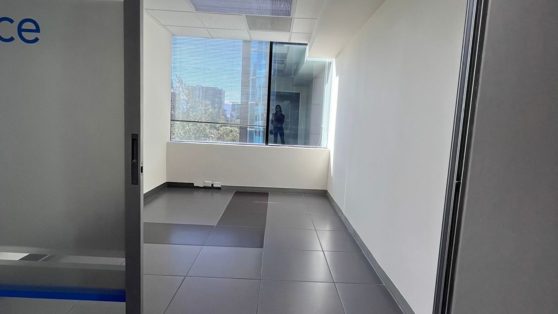 Oficina en Alquiler / Venta en Europlaza, zona 14 Guatemala - Miniatura 14