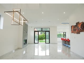 LA FONTANA / CASA EN VENTA , CES - 4