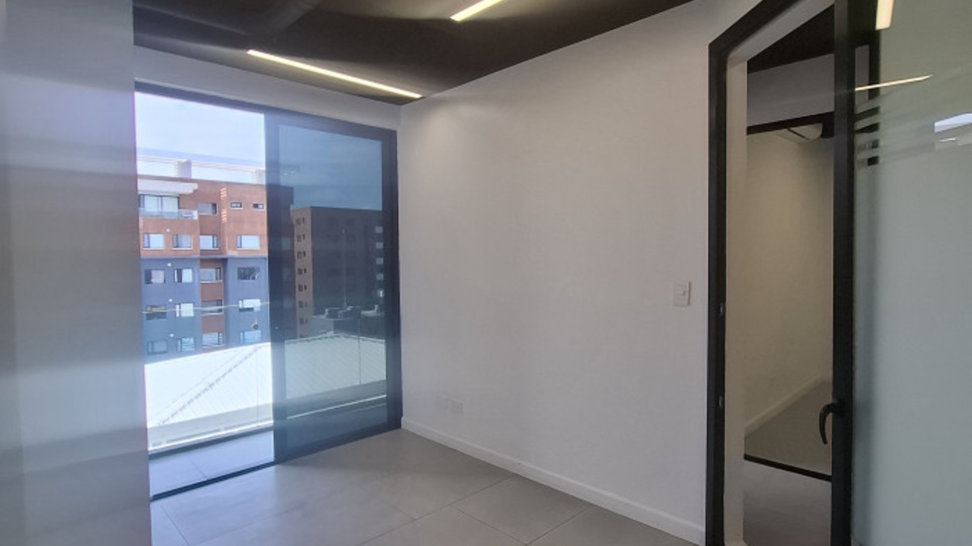 Clinica en Renta edificio Medico en zona 14 - Miniatura 21