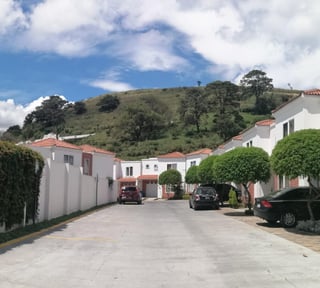 Casa en hacienda de las flores villa nueva