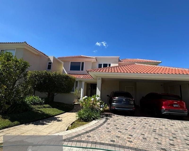 PORTAL DEL BOSQUE/ Casa en venta Km 22 CAES