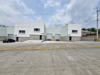 Bodega en alquiler en km. 62 autopista Puerto Quetzal - Image 11