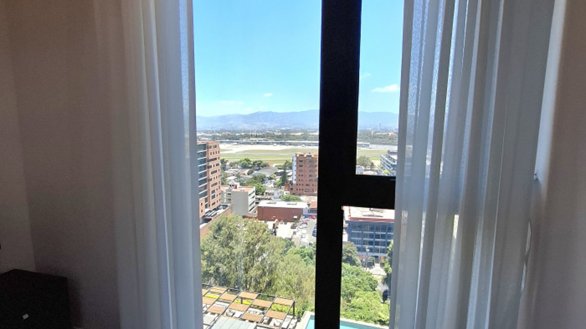 Apartamento Amueblado de 3 Habitaciones en Parque 14 - Miniatura 11
